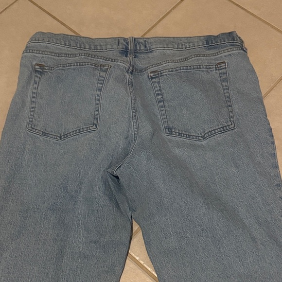 A&F The Straight Mid Rise Jeans - Picture 6 of 7